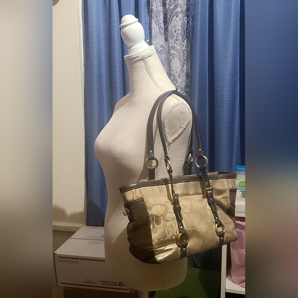 Coach Patchwork Patent Suede Signature C Jacquard Shopper Tote # F06Q-10388 - Picture 3 of 16